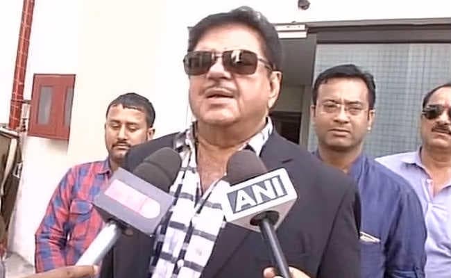 शत्रुघ्‍न सिन्‍हा ने पीएम मोदी के रोड शो को निराशा का संकेत बताया