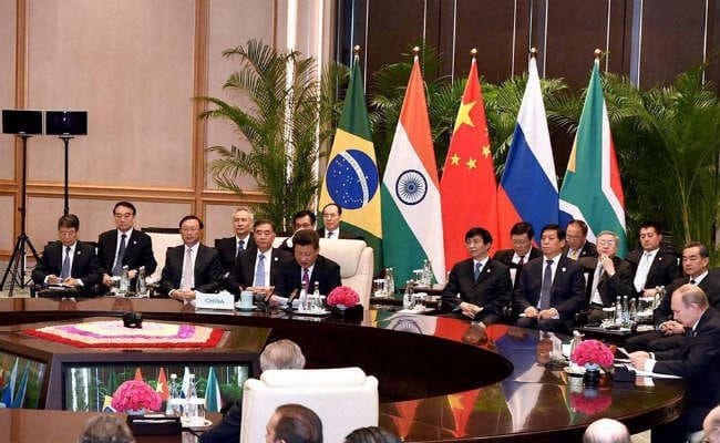 चीन ने 2017 के लिये जीडीपी वृद्धि लक्ष्य 6.5 फीसदी तय किया