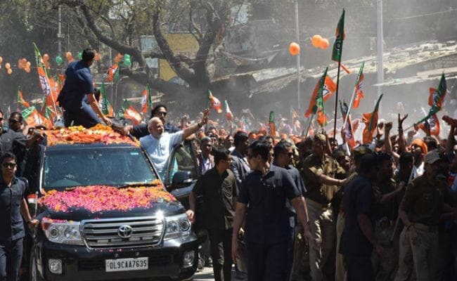 वाराणसी हुआ खाली: मोदी जायेंगे गुजरात तो राहुल होंगे दिल्ली रवाना