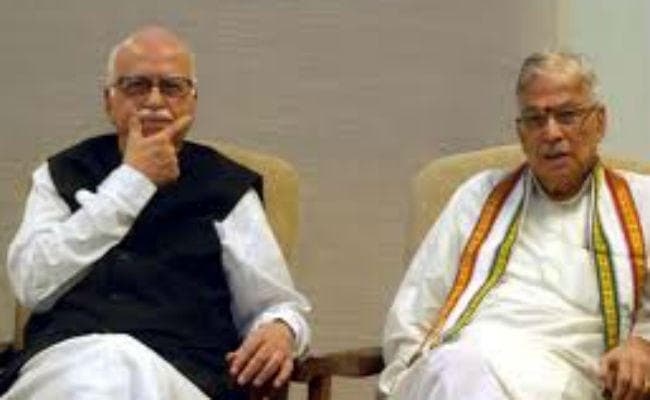 बाबरी मस्जिद ध्वंश प्रकरण : सुप्रीम कोर्ट के रुख से आडवाणी, जोशी और उमा भारती फिर मुश्किल में