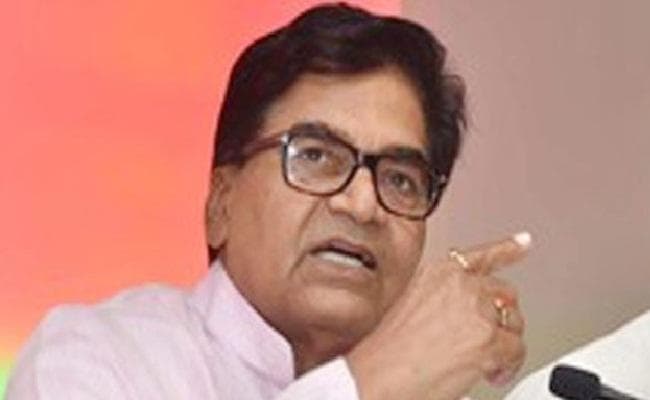 अमर सिंह को सपा से ‘‘निकाल दिया गया है,”” बूथ स्तर पर भी नहीं जीत सकते: राम गोपाल