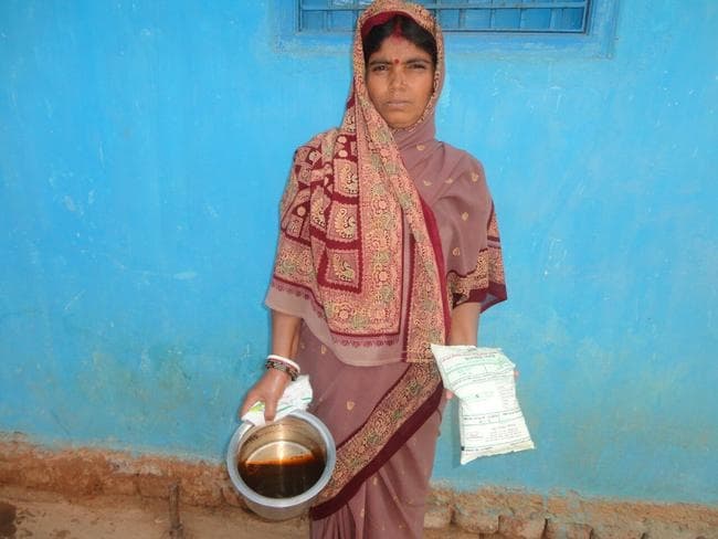 चतरा : दाल में नमक डालने से रंग बदलने की शिकायत