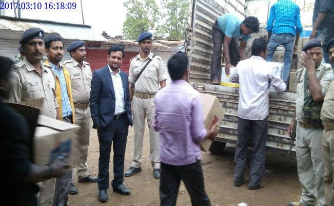 हजारीबाग में 30 से 40 लाख रुपये मूल्य की पांच ट्रैक्टर व एक ट्रक शराब जब्त