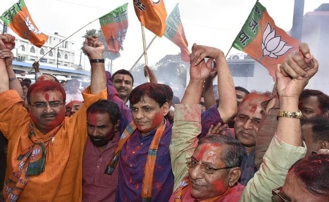 UP की जीत हमारी है, अब बिहार की बारी है, भाजपा कार्यालय में एक साथ होली- दिवाली