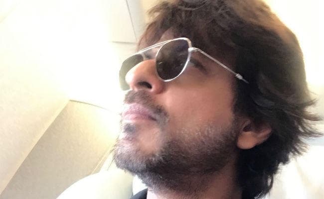 कंधे की सर्जरी के बाद आमिर खान के साथ दिखे शाहरुख खान