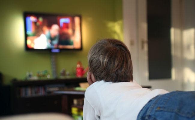तीन घंटे से अधिक समय तक टीवी देखने से बच्चों में मधुमेह का खतरा अधिक