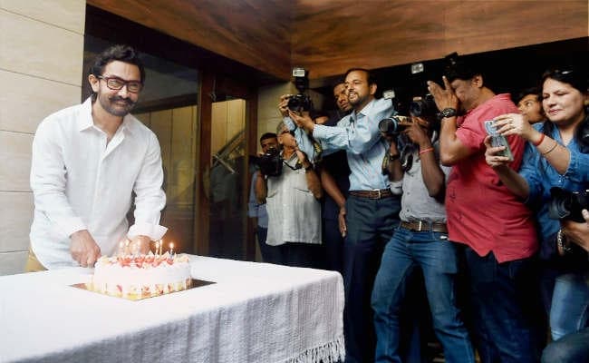 52 के हुए आमिर खान, बोले, राजनीति मेरे लिये नहीं