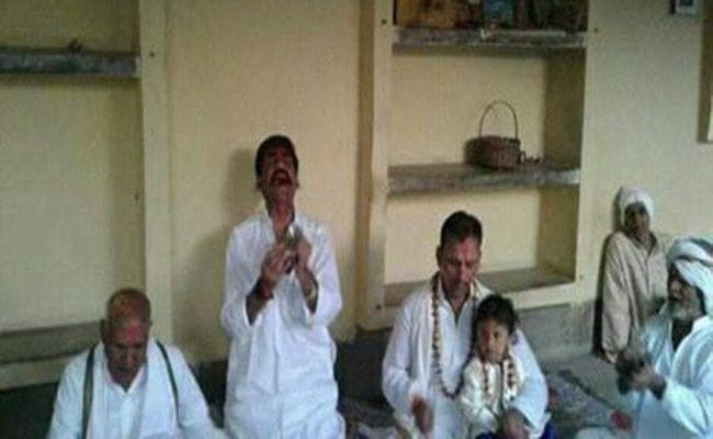 VIDEO : होली में शहरों से गायब हुआ फाग, गांवों में आज भी जिंदा है