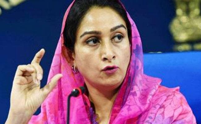 मानसिक संतुलन खो चुके हैं केजरीवाल, उन्हें ध्यान लगाना चाहिए : हरसिमरत कौर
