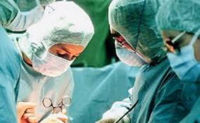 कोलकाता : मेडिका में इलाज के दौरान लापरवाही, सीने में था दर्द, काट दिया पांव