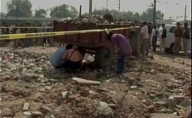 ISIS के ताजमहल उड़ाने की धमकी के बीच आगरा में दो बम धमाके