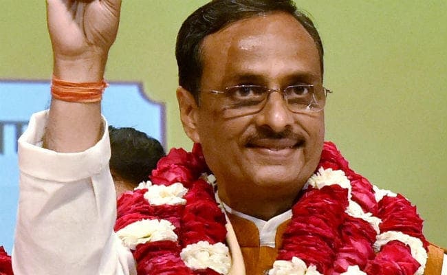 दिनेश शर्मा को हासिल है मोदी और शाह का भरोसा, समय के साथ बढ़ता गया राजनीतिक कद