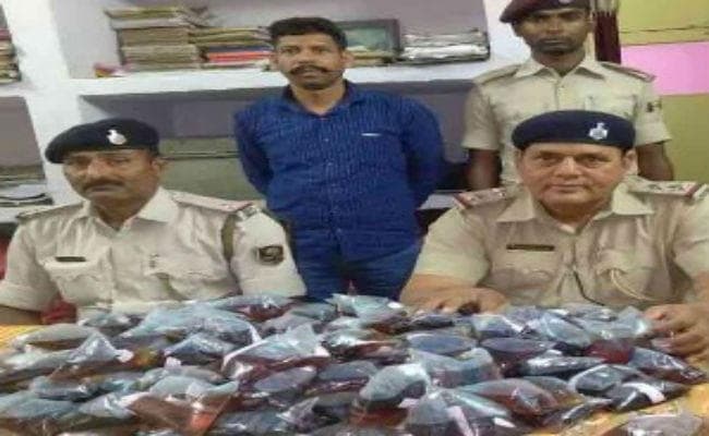ट्रेन में मिली शराब, बीएसएफ जवान पकड़ाया