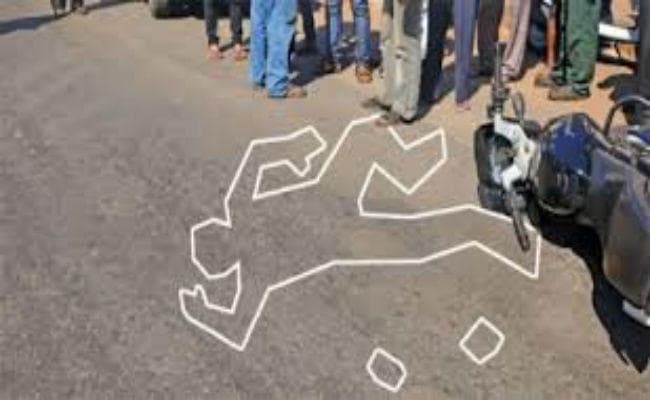 चौपारण : सड़क दुर्घटना में तीन की मौत