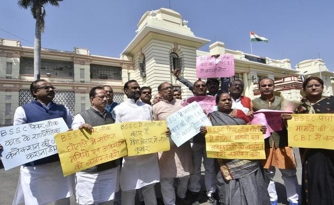 JDU विधायक की गिरफ्तारी को लेकर सदन में हंगामा, वेल में पहुंचे विरोधी दल के सदस्य