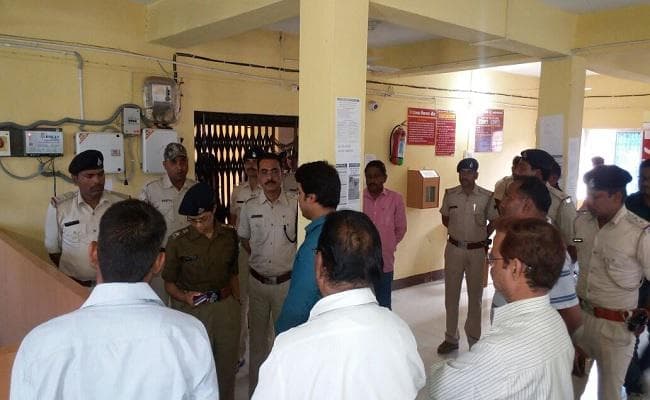 #BIHAR : सारण में दिनदहाड़े पीएनबी बैंक से लाखों की लूट