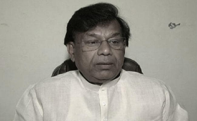 एंटीजन टेस्ट निगेटिव, RT-PCR जांच पॉजिटिव, PMCH में नहीं मिला बेड तो पारस अस्पताल में भर्ती थे पूर्व मंत्री मेवालाल, जानें कैसे बिगड़ी थी हालत...