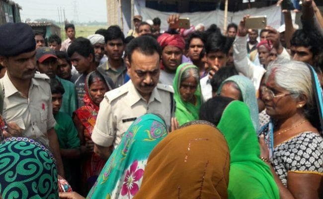 नशे में धुत पति ने की पत्नी की हत्या, तीन बच्चों को धारदार हथियार से काटा