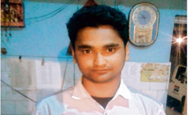 फर्जी आधार कार्ड पर बनवा रहा था पासपोर्ट, धराया