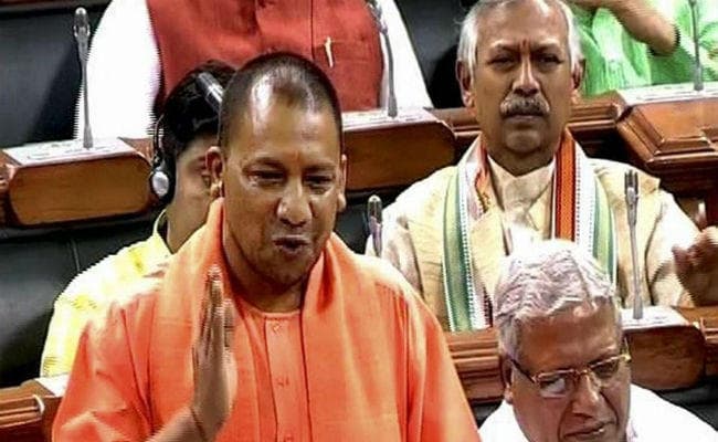 जब संसद में बोले योगी- मैं राहुल से छोटा और अखिलेश यादव से एक साल बड़ा हूं...