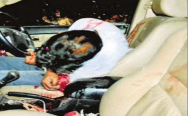 नीरज सिंह हत्याकांड: करबाइन से सात मिनट तक फायरिंग करते रहे हत्यारे, मर्डर के बाद खोखे चुनती रह गयी पुलिस