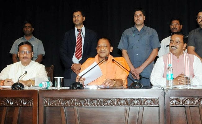 UP कैबिनेट : योगी ने मंत्रियों को बांटे काम, अपने पास रखे पुलिस समेत 3 दर्जन विभाग