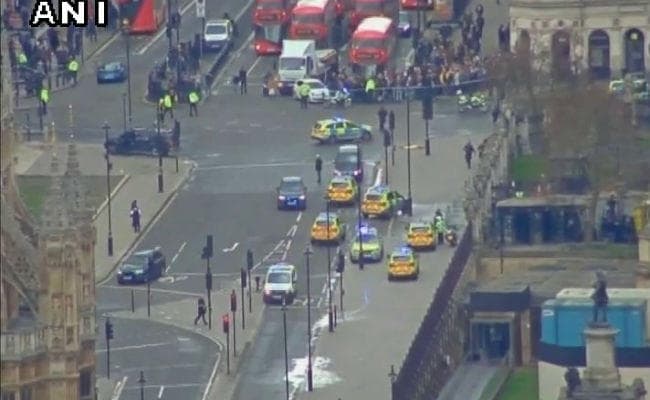 VIDEO : ब्रिटिश संसद के बाहर गोलीबारी, ‘आतंकी घटना'', पुलिस अधिकारी को मारा चाकू
