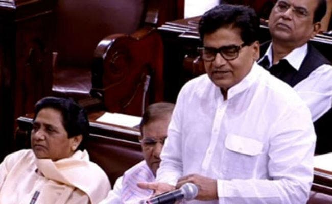 विपक्ष ने लगाया ओबीसी आयोग को समाप्त करने का आरोप, राज्यसभा में जोरदार हंगामा