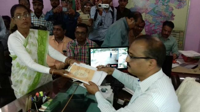 लिट्टीपाड़ा : दिवंगत अनिल मुर्मू की पत्नी युनिकी युडोरा हांसदा भाजपा में हो सकती हैं शामिल