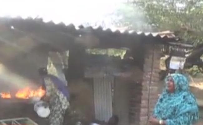 गुजरात: दो समुदायों के बीच संघर्ष, एक की मौत और 10 से अधिक घायल