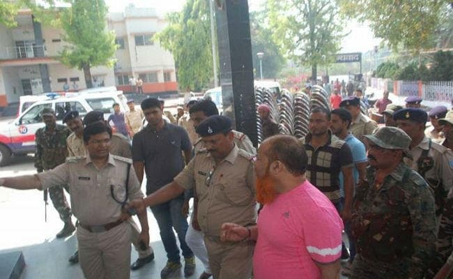 धनबाद से वापस जमशेदपुर ले जाया गया गैंगस्टर फहीम खान