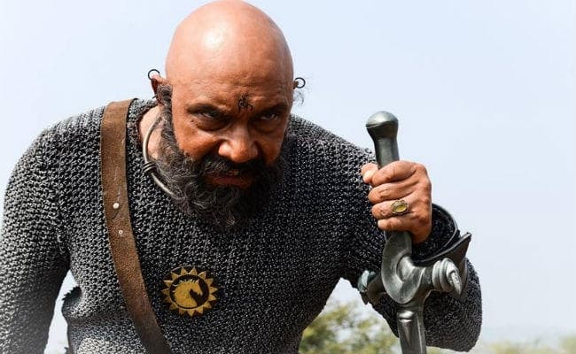 BAAHUBALI: ...जब करण जौहर ने उठाई कटप्‍पा की तलवार