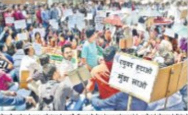 रांची :  चले ईंट-पत्थर, पुलिस ने बरसायी लाठियां, रणक्षेत्र बना सर्कुलर रोड