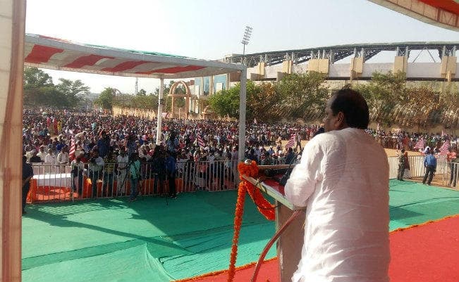 पलामू में सीएम रघुवर दास बोले, राजनीति में राज नहीं बल्कि काज करने आये हैं