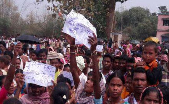 सीएम रघुवर दास को गोपीकांदर में दिखाया गया काला झंडा, SPT-CNT एक्ट में संशोधन वापस लेने की मांग