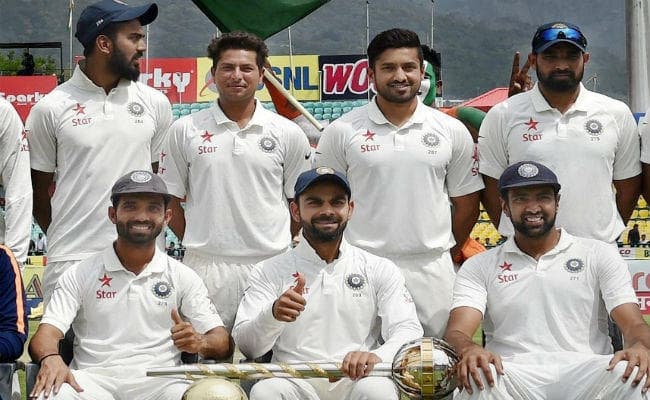IndvAus Test Series : घर के शेर बाल-बाल बचे