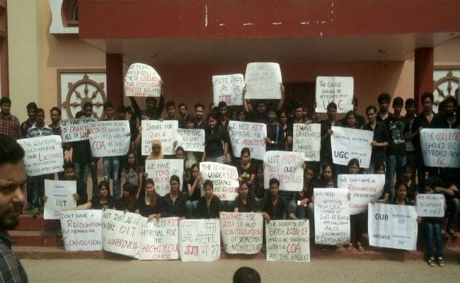 BIT पटना : लिखित आश्वाशन के बाद छात्रों ने प्रदर्शन किया स्थगित