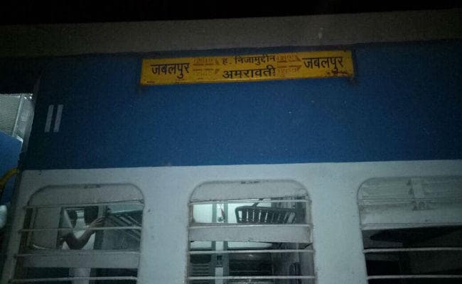 महोबा के पास दुर्घटनाग्रस्त हुई महाकौशल एक्सप्रेस, 52 घायल, हेल्पलाइन नंबर जारी