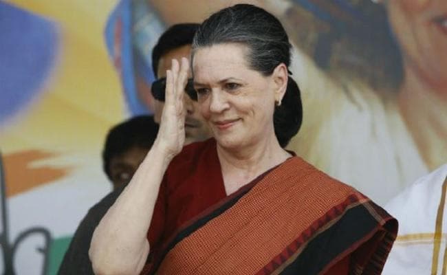सोनिया गांधी ने अजमेर में ख्वाजा की दरगाह के लिए भेजी चादर
