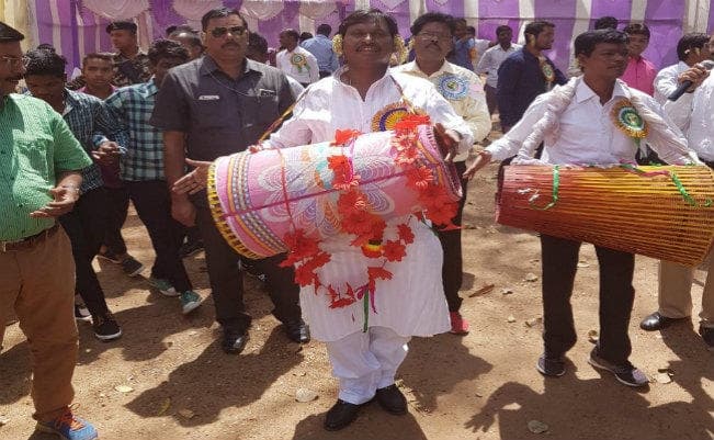 झारखंड में प्रकृति पर्व सरहुल का उल्लास