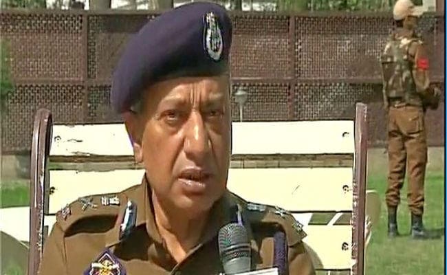 कश्मीरी नौजवानों को डीजीपी की सलाह- गोली ये नहीं देखती सामने कौन है, इसलिए घर से नही निकलें