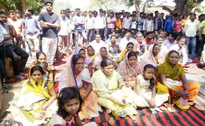 अनुमंडल बनाने की मांग को लेकर चैनपुर बंद, सांसद-विधायक को क्षेत्र में घुसने नहीं देने का एलान