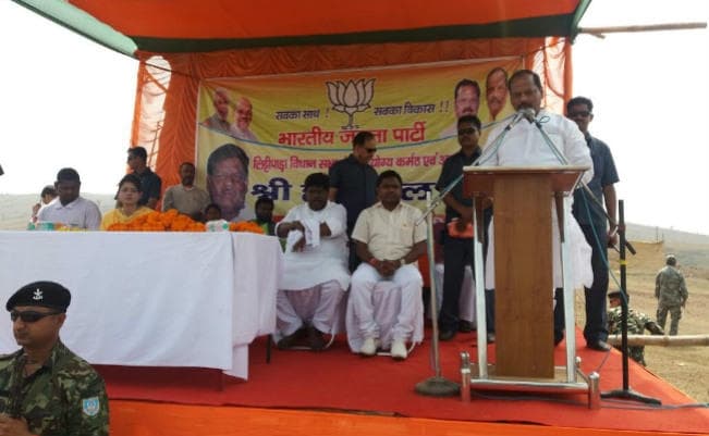 रघुवर का बड़ा दावा : लिट्टीपाड़ा से साइमन को टिकट नहीं देना चाहते थे गुरुजी, इसलिए नहीं कर रहे प्रचार