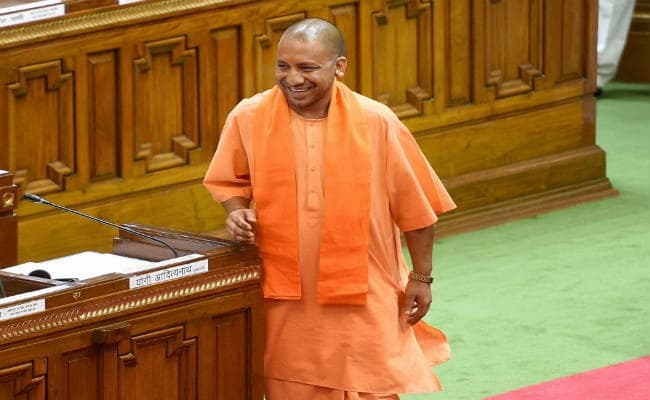 yogi in action : यूपी में अखिलेश की तसवीर वाली 3 करोड़ 40 लाख राशन कार्ड रद्द