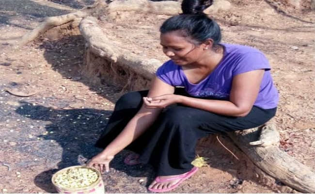 असुंता लकड़ा : महुआ बेच खरीदी थी हॉकी स्टिक