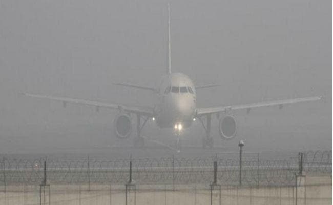 श्रीनगर एयरपोर्ट पर ग्रेनेड के साथ सेना का जवान गिरफ्तार, दिल्ली की उड़ान भरने वाला था ''मुखिया''