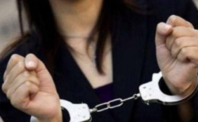 पास्को एक्ट के तहत हुई युवती की गिरफ्तारी, नाबालिग प्रेमी के शोषण का आरोप लगा