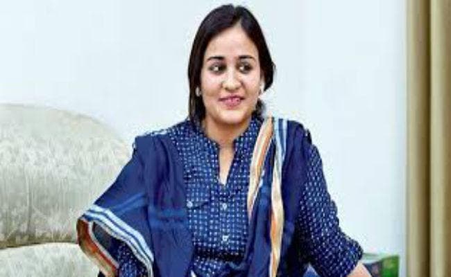 मुझे ईवीएम ने नहीं अपनों ने हराया : अपर्णा यादव