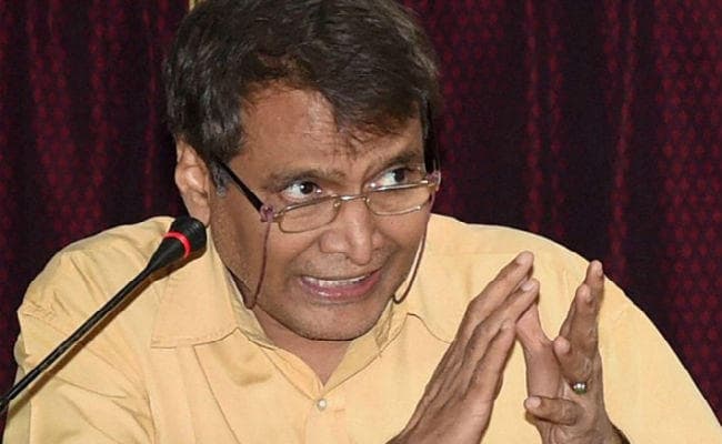 ट्रेन में अपर बर्थ से गिरी बच्‍ची, सुरेश प्रभु को किया ट्वीट तो स्‍टेशन पर हुआ इलाज