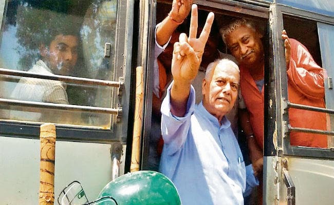 हजारीबाग :विवादित मार्ग से जुलूस निकालने पर अड़े यशवंत सिन्हा, गिरफ्तार